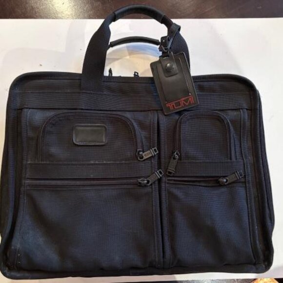 TUMI - Executive expandable Laptop Briefcase - Picture 1 of 7